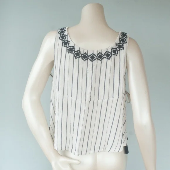 NWT L*Space Embroidered Tassel Tie Sides Bridget Top - Picture 8 of 9